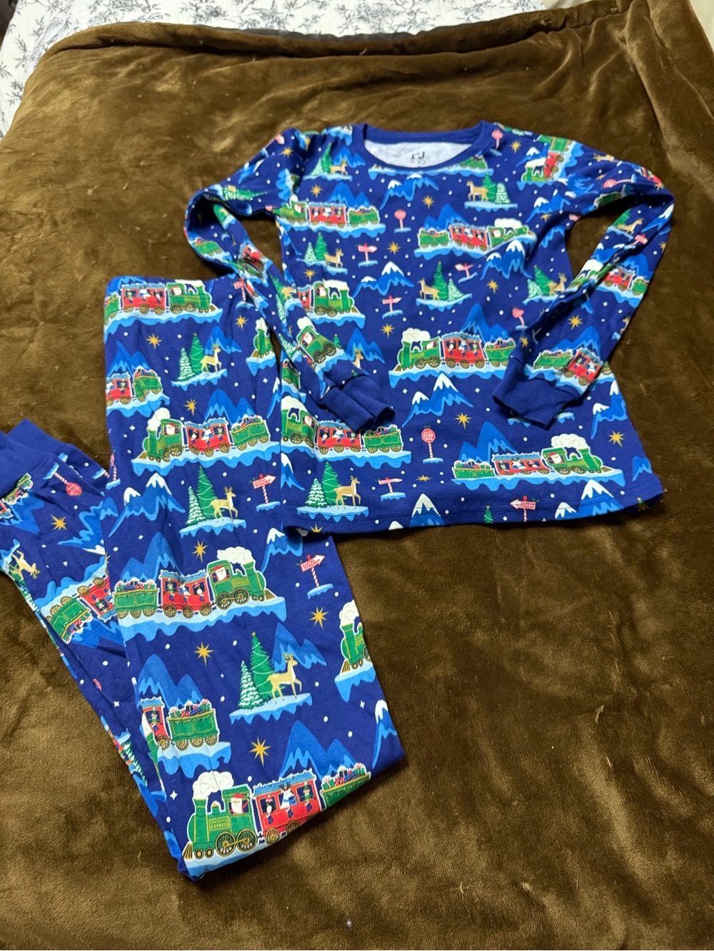 Children’s Place Navy Blue Holiday Train Pajama Set 16 kids